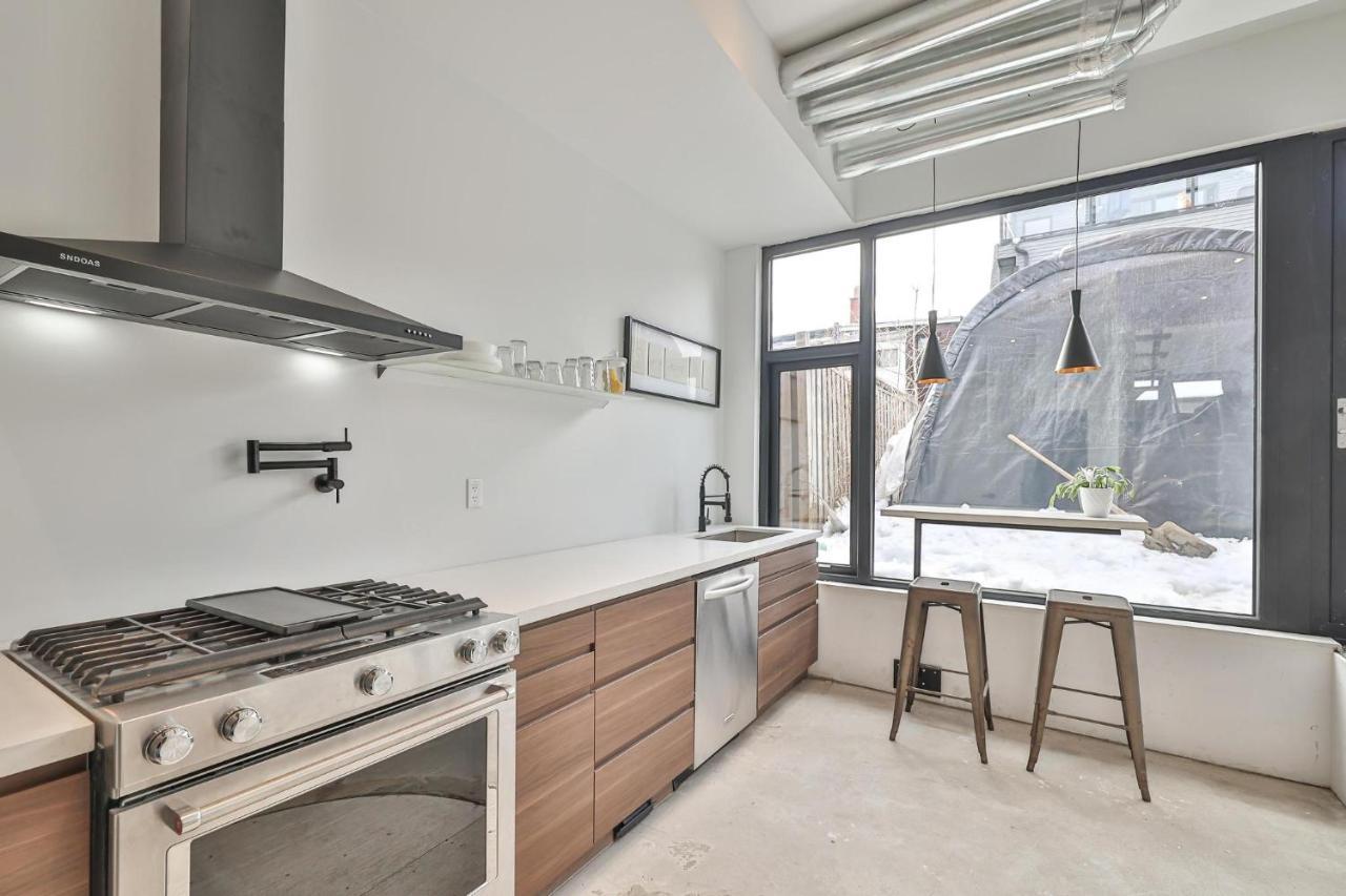 New Modern 1400 Sq Ft Coach House Near Everything Toronto Eksteriør billede