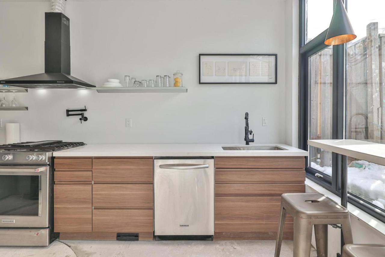 New Modern 1400 Sq Ft Coach House Near Everything Toronto Eksteriør billede