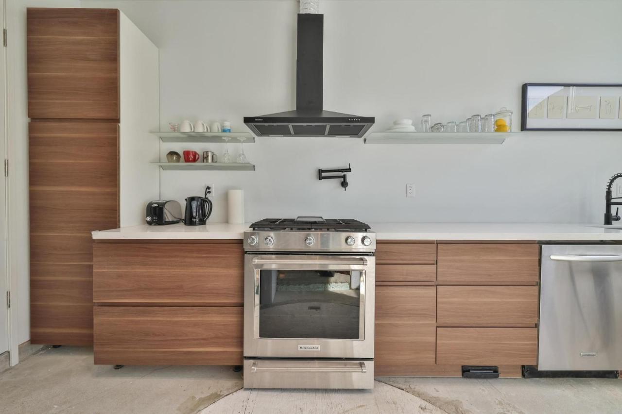 New Modern 1400 Sq Ft Coach House Near Everything Toronto Eksteriør billede