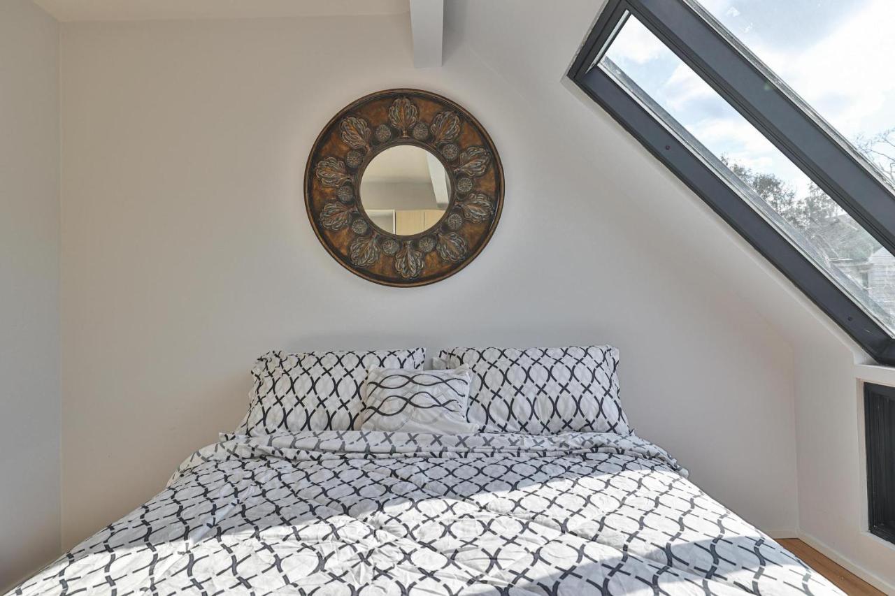New Modern 1400 Sq Ft Coach House Near Everything Toronto Eksteriør billede