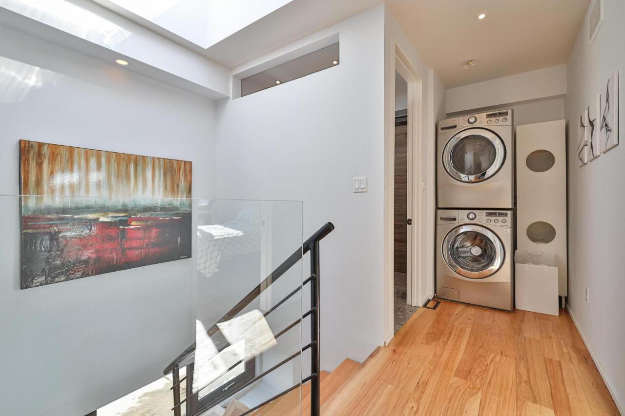New Modern 1400 Sq Ft Coach House Near Everything Toronto Eksteriør billede