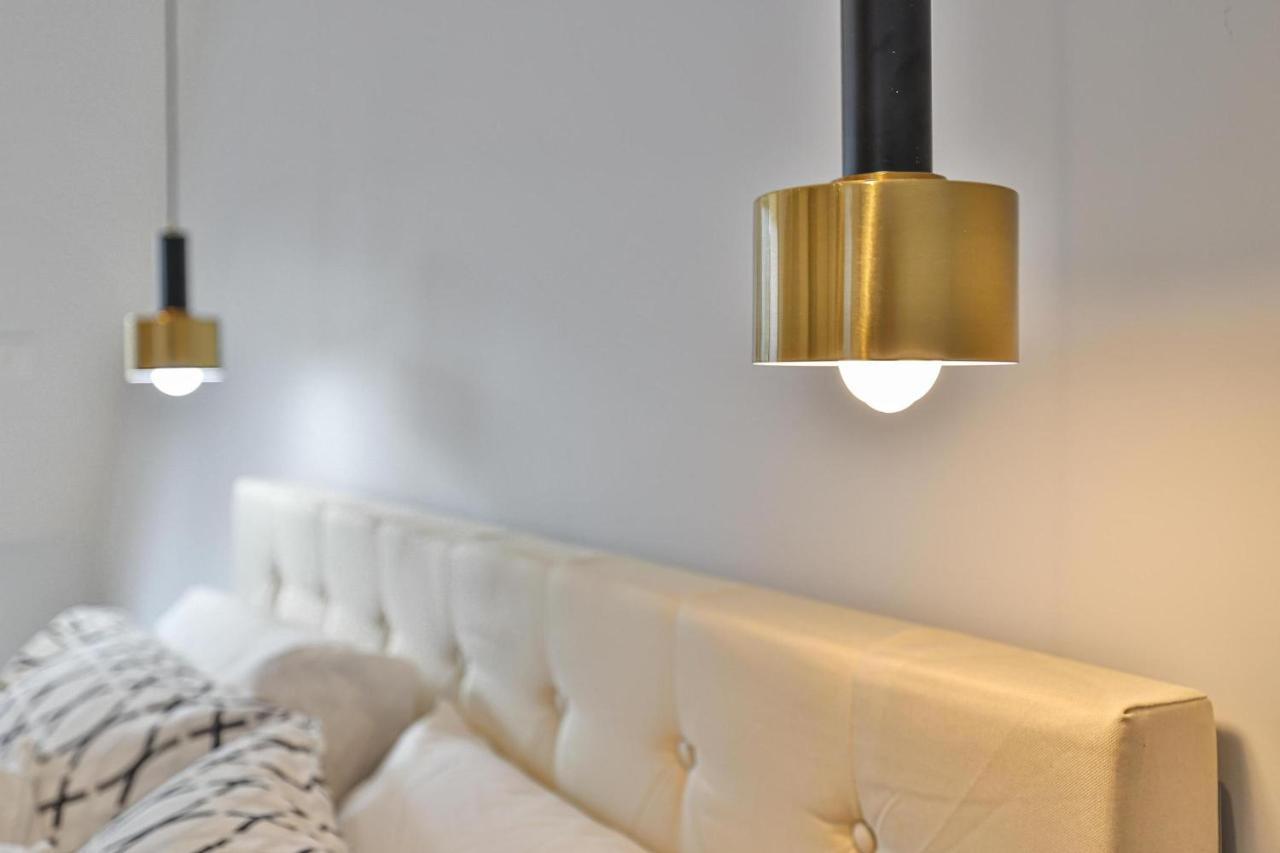 New Modern 1400 Sq Ft Coach House Near Everything Toronto Eksteriør billede