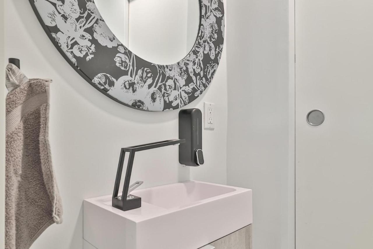 New Modern 1400 Sq Ft Coach House Near Everything Toronto Eksteriør billede