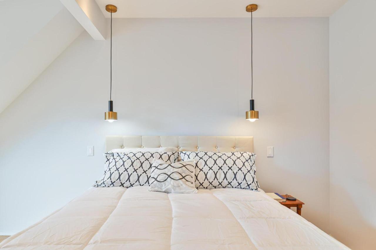 New Modern 1400 Sq Ft Coach House Near Everything Toronto Eksteriør billede