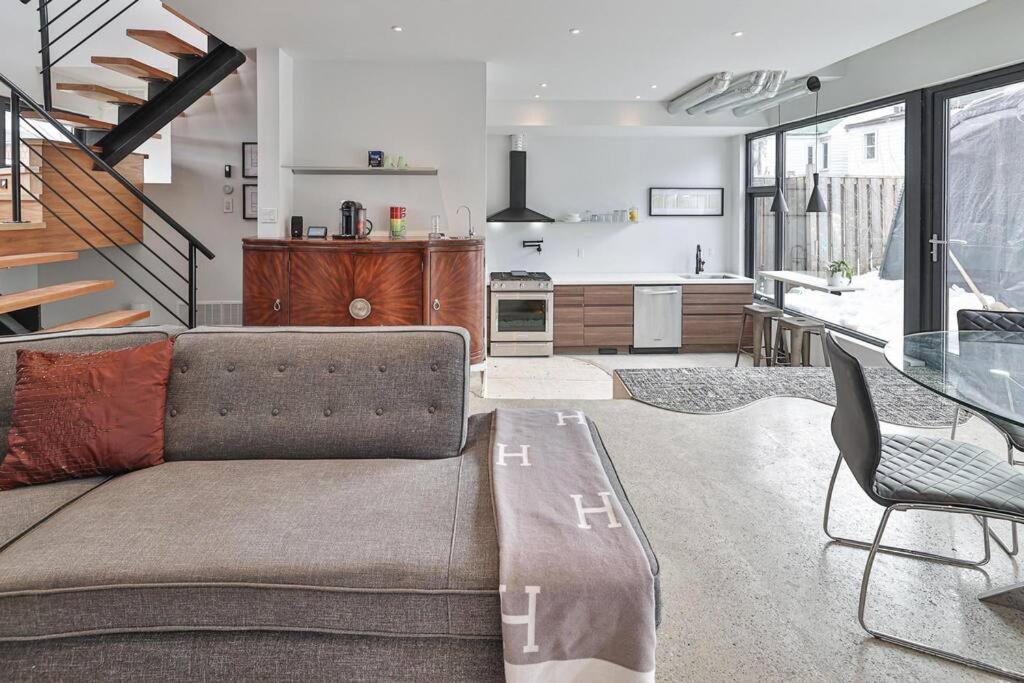New Modern 1400 Sq Ft Coach House Near Everything Toronto Eksteriør billede