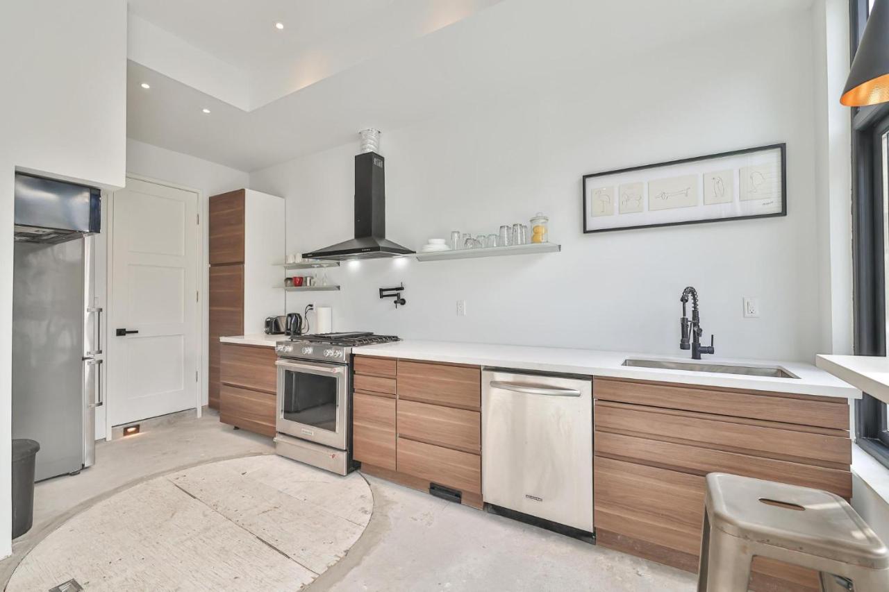 New Modern 1400 Sq Ft Coach House Near Everything Toronto Eksteriør billede