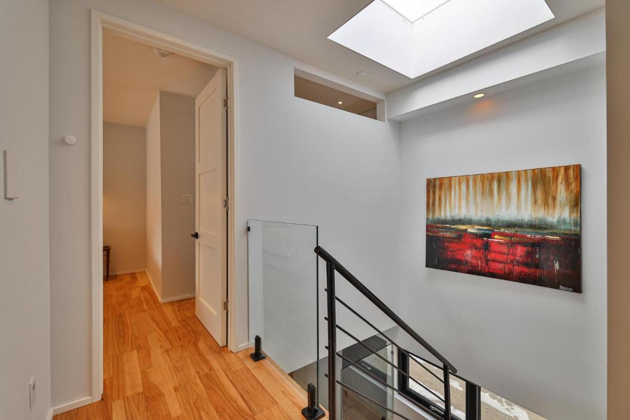 New Modern 1400 Sq Ft Coach House Near Everything Toronto Eksteriør billede