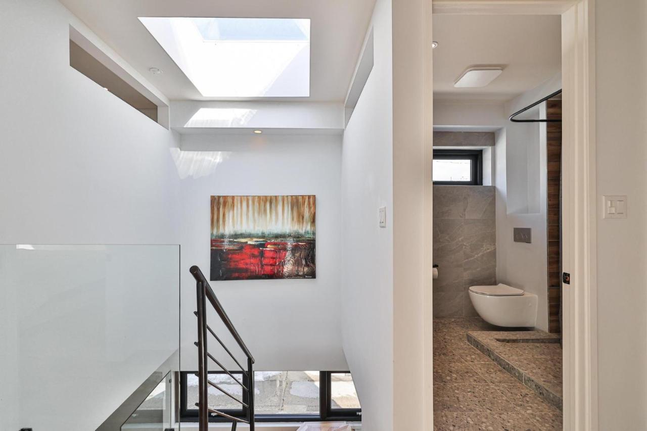 New Modern 1400 Sq Ft Coach House Near Everything Toronto Eksteriør billede