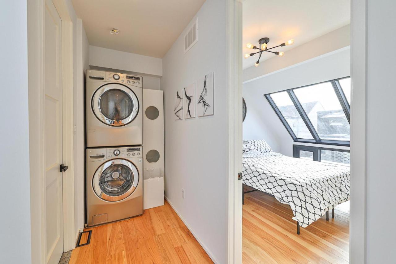 New Modern 1400 Sq Ft Coach House Near Everything Toronto Eksteriør billede