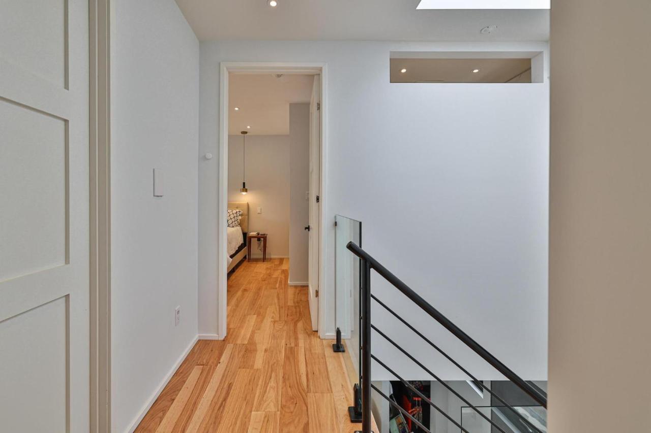 New Modern 1400 Sq Ft Coach House Near Everything Toronto Eksteriør billede